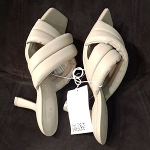 H&M padded Mules heels shoes Size 6 narrow brand new taupe color